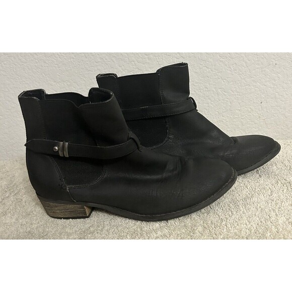 Diba Womens 6 1/2 Black Slip On 1" Heels and Ankle Boots with Buckle for looks - Picture 2 of 12